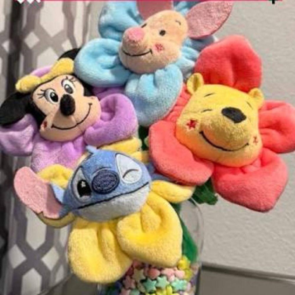 Disney Winnie the Pooh Plush Flower - Picture 6 of 9